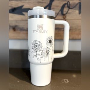 🌻Stanley Adventure Quencher 30oz Sunflower Cream